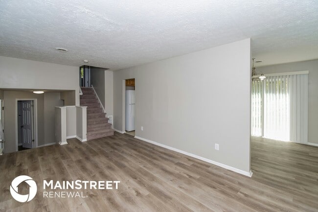 Building Photo - 2215 Fairway Cir SW