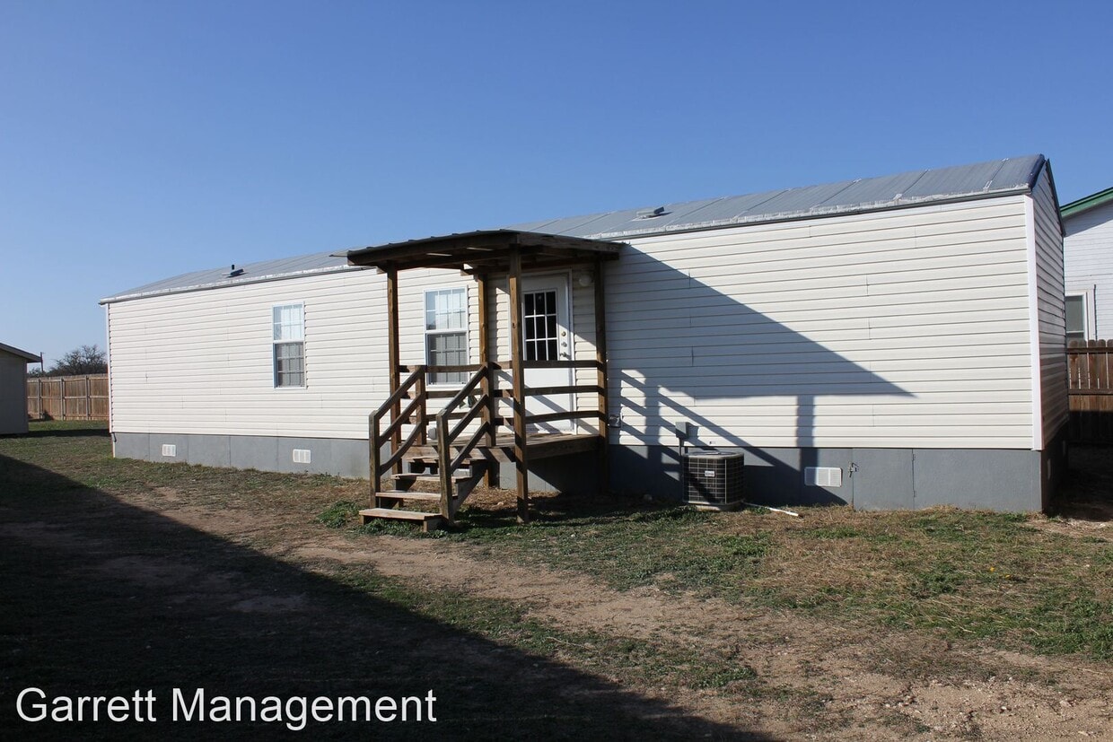 2 br, 1.5 bath House 454 CR 4700 House Rental in Kempner, TX