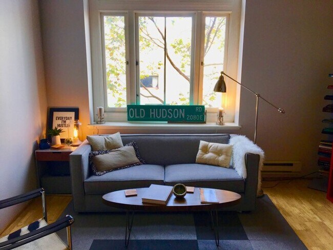 Building Photo - Beautiful sunny loft in Mission/SoMa