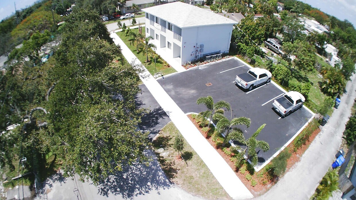 2301 Cleveland St, Hollywood, FL 33020 Townhome Rentals in Hollywood FL