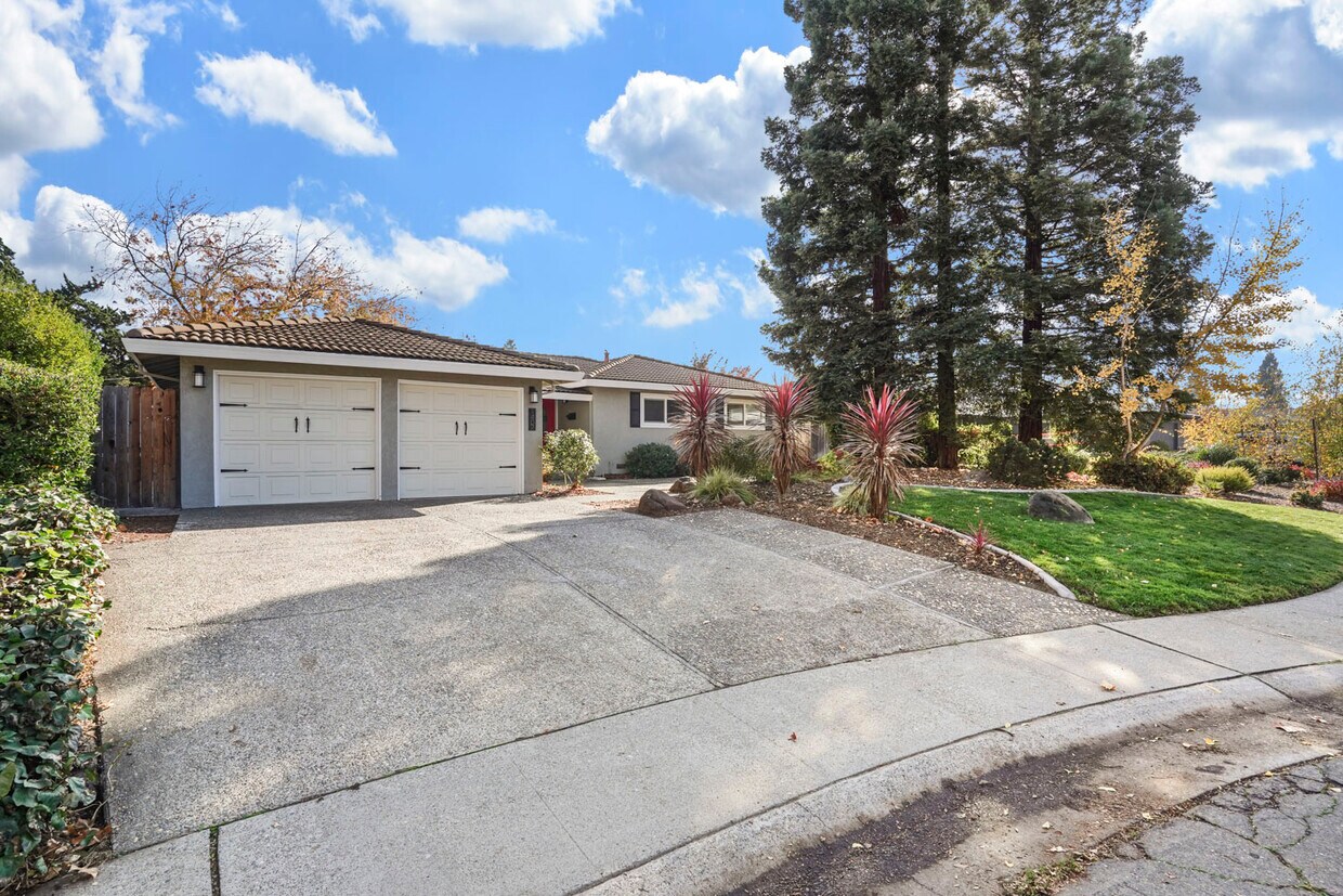 Foto principal - 1407 San Clemente Way