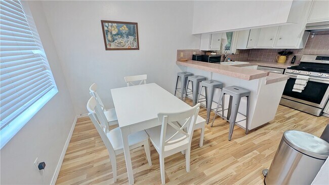 Foto del edificio - 24438 Ward St