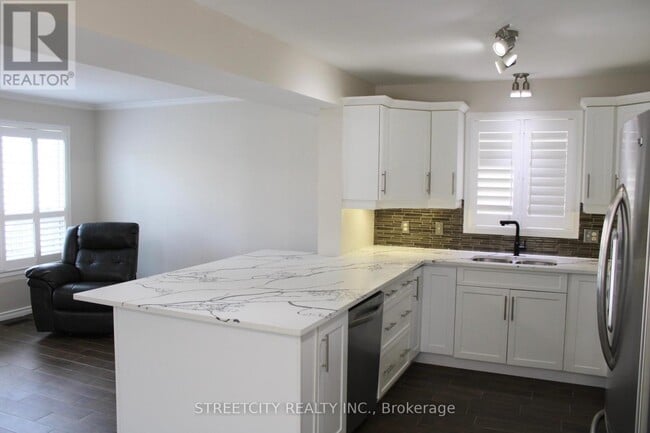 Building Photo - 3053 Meadowgate Blvd