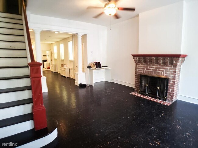 Building Photo - 4 br, 1.5 bath House - 2340 Carpenter St
