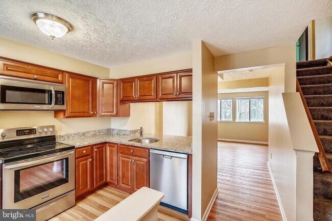 Foto del edificio - 5857 Clarendon Springs Pl