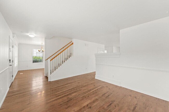 Foto del edificio - Spacious DuPont Home with A/C, Bonus Loft, Large Patio & Fully Fenced Yard!