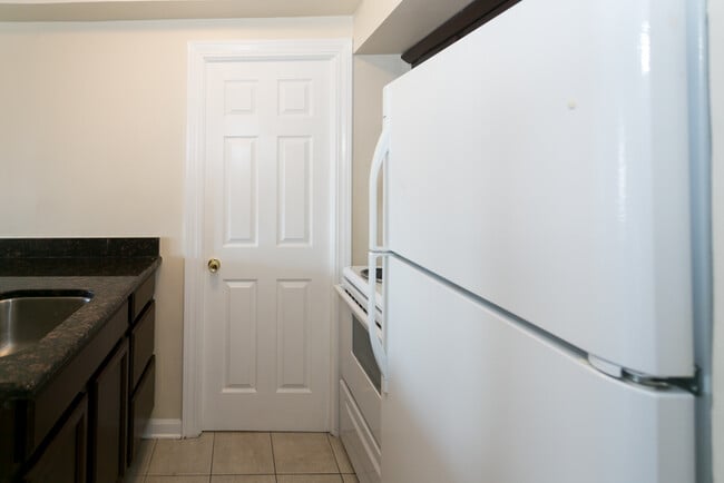 Foto del edificio - 4180 N Marine Dr