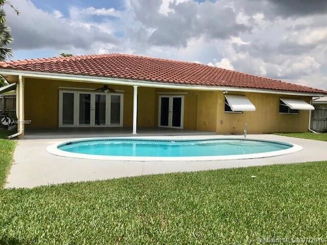 Foto del edificio - 10601 NW 39th Ct