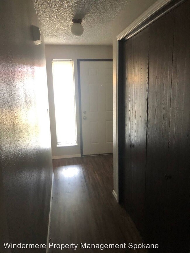 Building Photo - 427 W Bellwood Dr