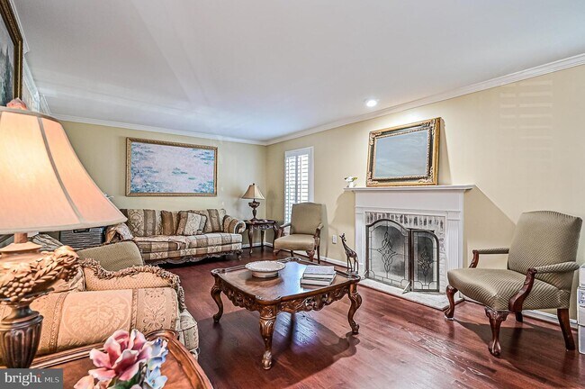 Foto del edificio - 6587 Forsythia St