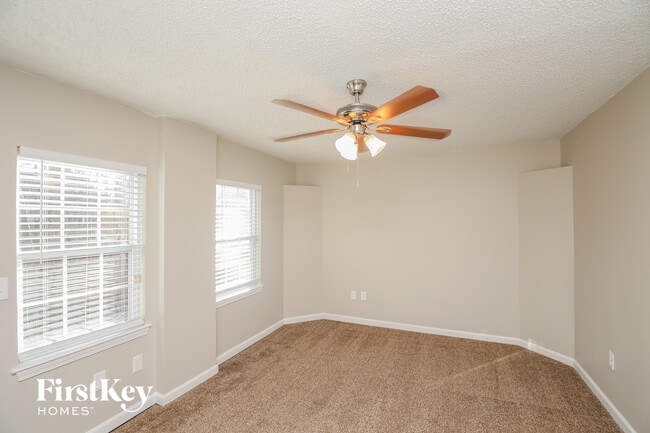 Foto del edificio - 1404 Chapel Hill Ln SW