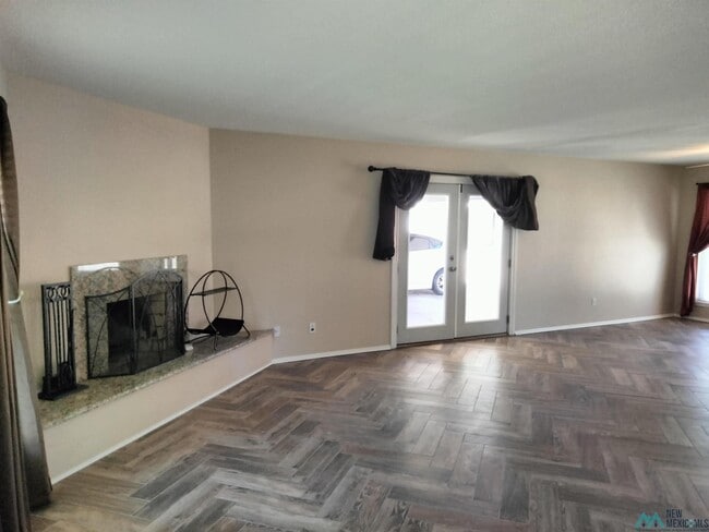 Building Photo - 1408 Colonial Pkwy