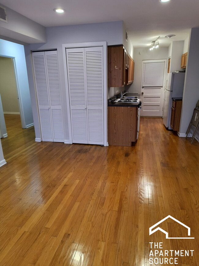 Foto del edificio - 6535 N Mozart St