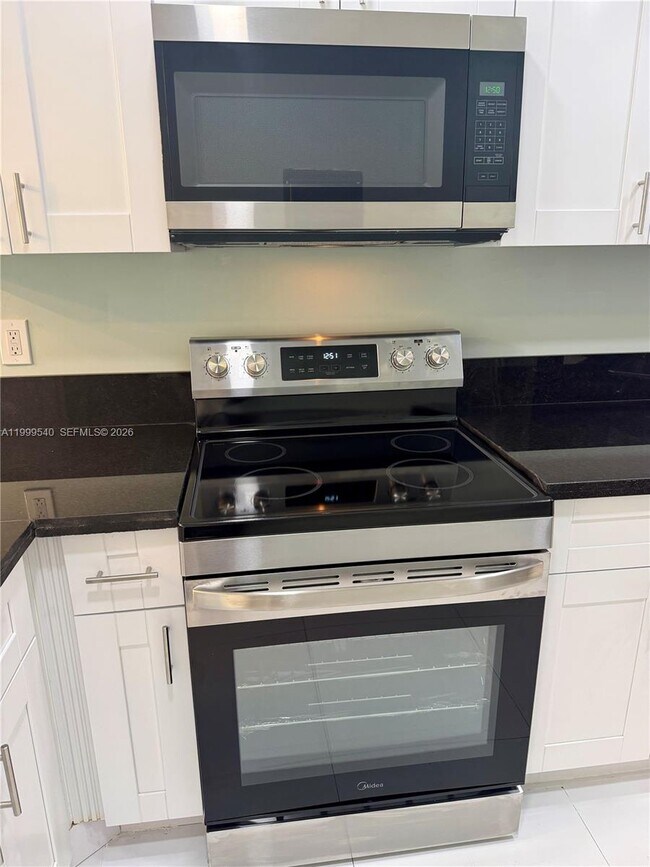 Foto del edificio - 5888 W 25th Ct