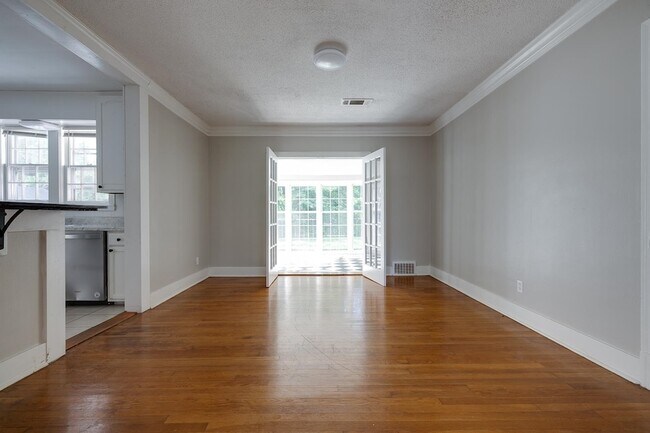 Foto del edificio - 2056 Jackson Ave