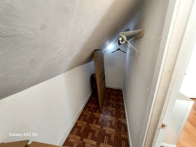 Foto del edificio - 64 Chase Ave