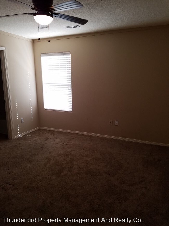 Building Photo - 1318 Spruce Meadows Dr NE