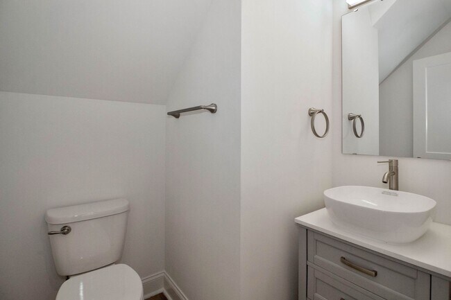 Foto del edificio - Lux Three Bedroom Townhouse in Sherrills Ford