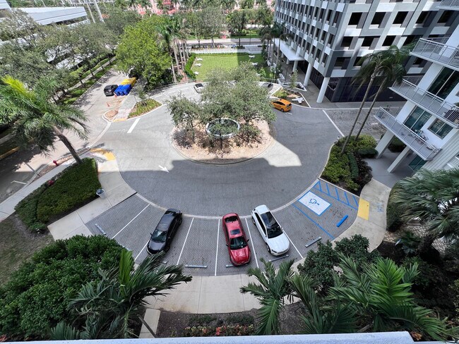 Foto del edificio - 300 S Australian Ave