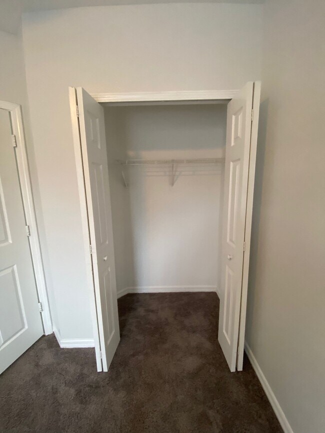 Foto del edificio - 6411 Cypressdale Dr