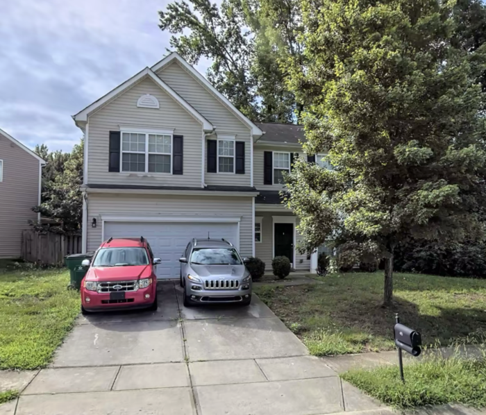 Primary Photo - Updated 3 Beds 2.5 Baths Home in Farm Pond