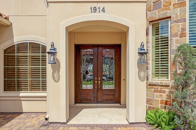 Foto del edificio - 1914 Mystic Arbor Ln