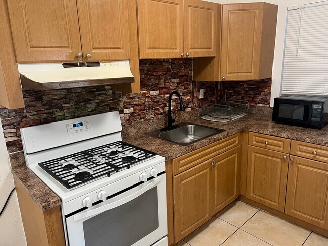 Foto del edificio - 4250 SW 67th Ave