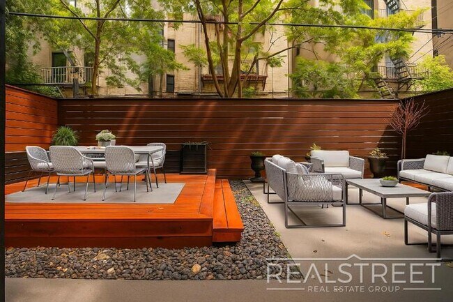 Foto del edificio - Brand New 1 Bed w Full Kitchen Amenities i...