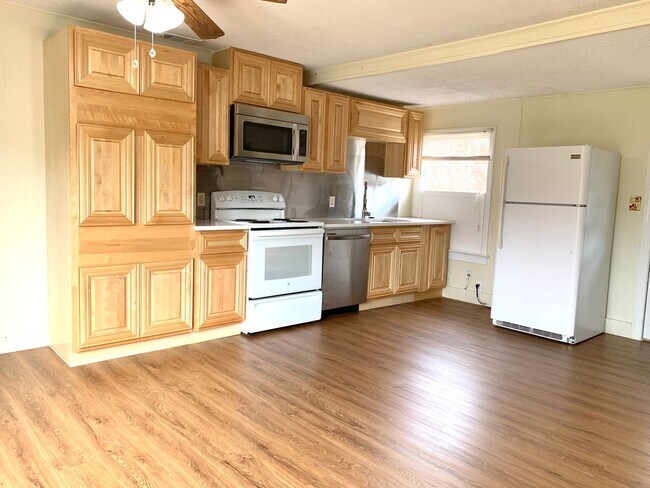 Building Photo - 1199 Cumberland Heights Rd