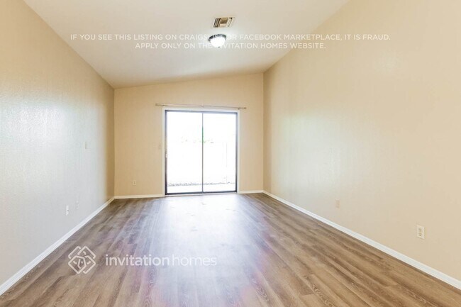 Building Photo - 6628 N 48th Dr