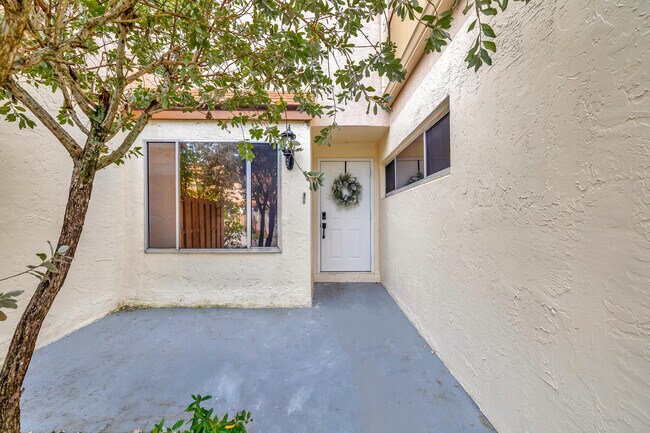 Foto del edificio - 881 NW 81st Way