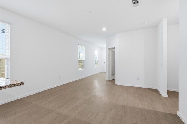 Building Photo - 26299 Arrowleaf Dr