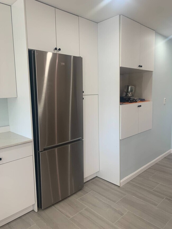 Foto del edificio - 1193 E 56th St