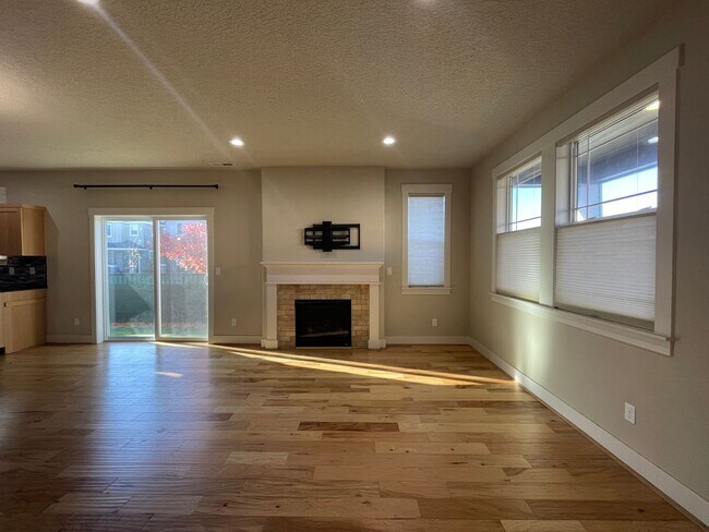 Foto del edificio - Charming 4Bd/2.5Ba Home in Bethany  ~ Wash...