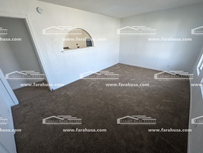 Building Photo - 3 bed 1 bath Home Available in Fort Worth!