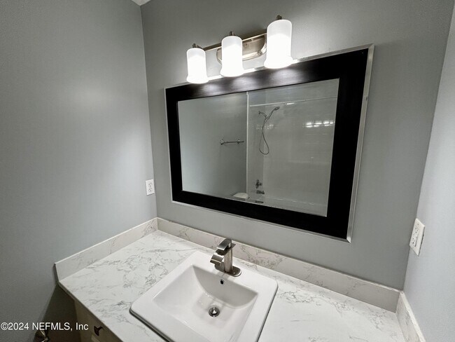 Building Photo - 93 Dudley St