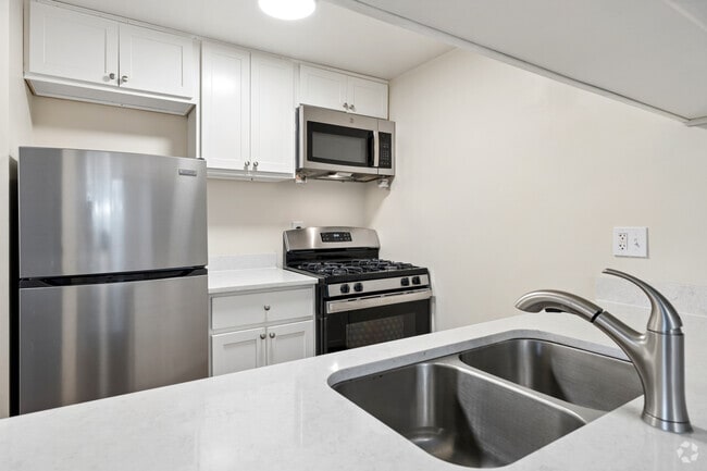 Interior Photo - River Drive Apartments