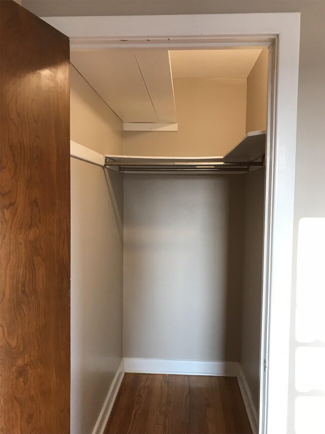 Foto del edificio - 114 N Spring St