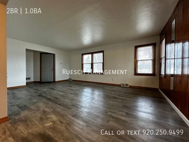 Building Photo - Beautiful 2 Bedroom 1 Bath Spacious Lower ...