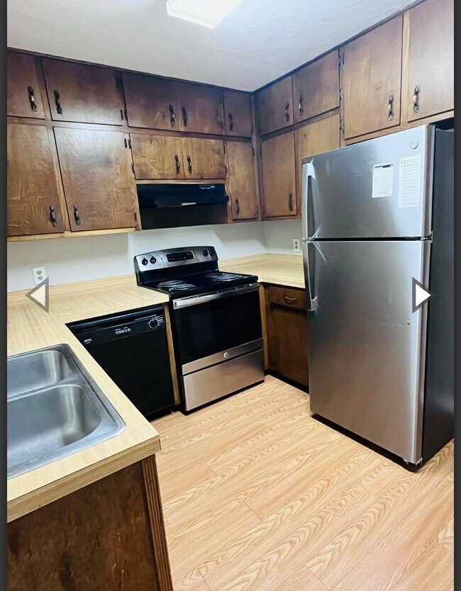 Foto del edificio - 581 Holyoke Ct