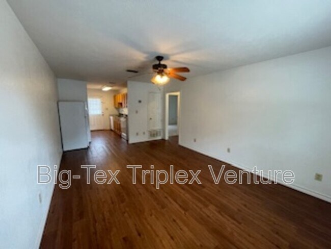 Foto del edificio - 276 N Pecan St