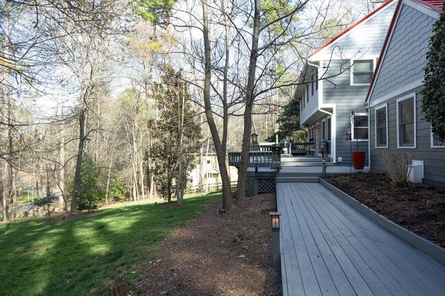 Building Photo - Beautifully renovated large home in CHCCS school district! Available mid-June!