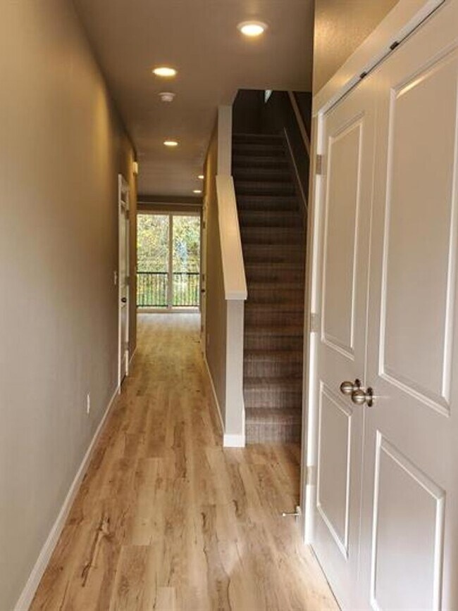 Foto del edificio - 3 Bedroom 2.5 Bath in Tumwater