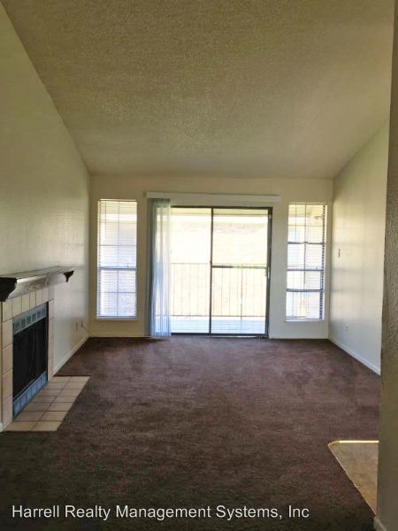 Foto del edificio - 8824 Old Mcgregor Rd