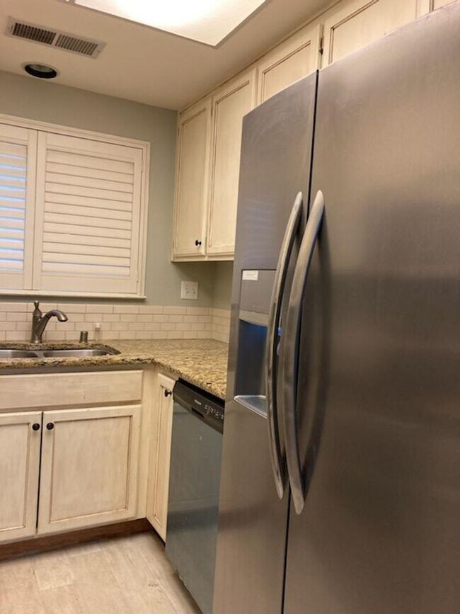 Foto del edificio - **Centrally Located in Santa Rosa!!**