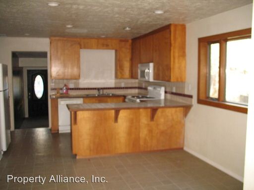 Building Photo - 2866 Bedford Ave
