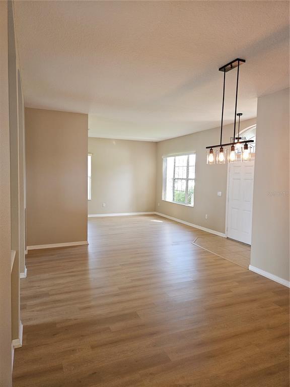 Building Photo - 2010 Tarragon Ln
