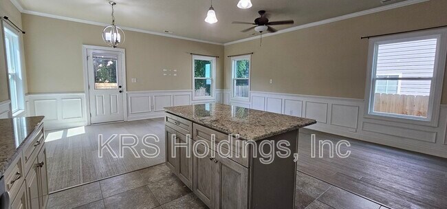 Foto del edificio - 1002 Carolina St