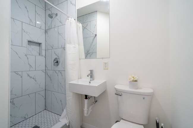 Building Photo - 7237 Boggess Rd