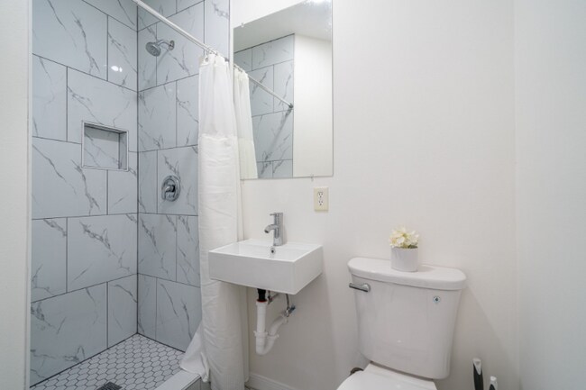 Foto del edificio - 7237 Boggess Rd